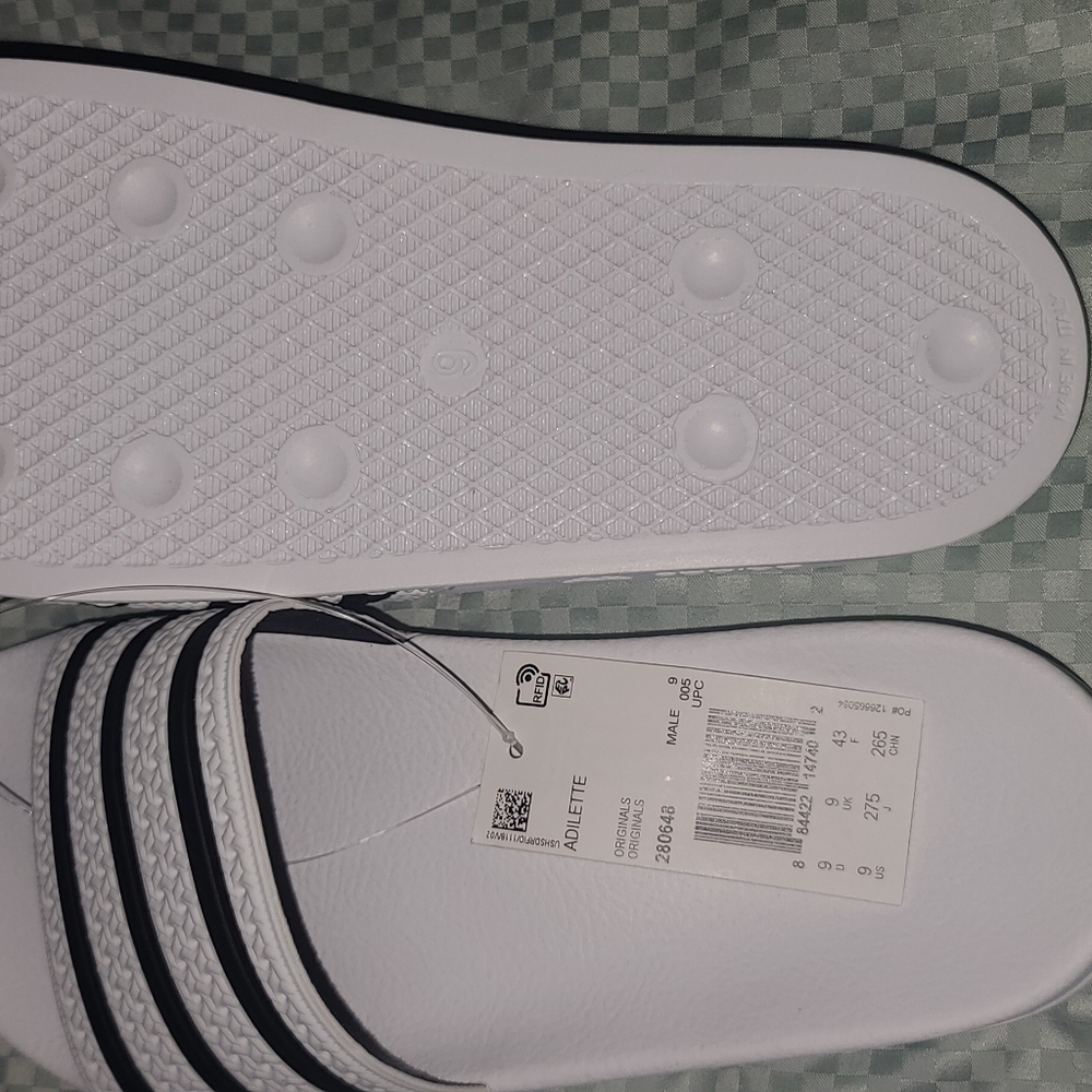 Adidas Slippers - Picture 8 of 16